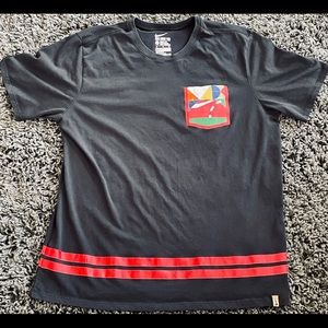 THE Nike TEE pocket Tshirt Sneakerhead colorful XL